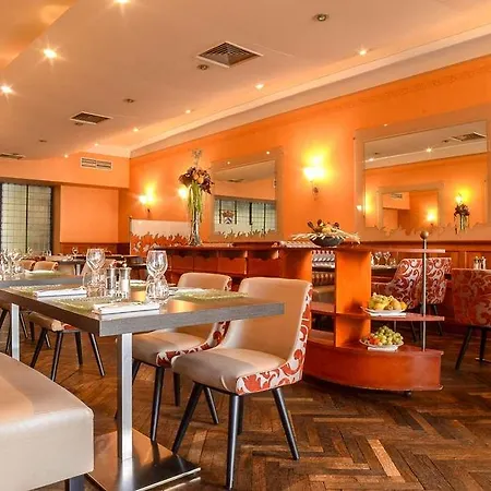 Richelieu Hotel 2*