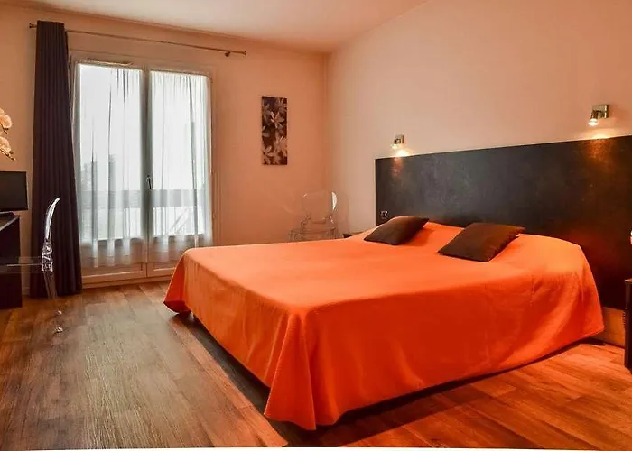 Richelieu 2* 몽트드마르장